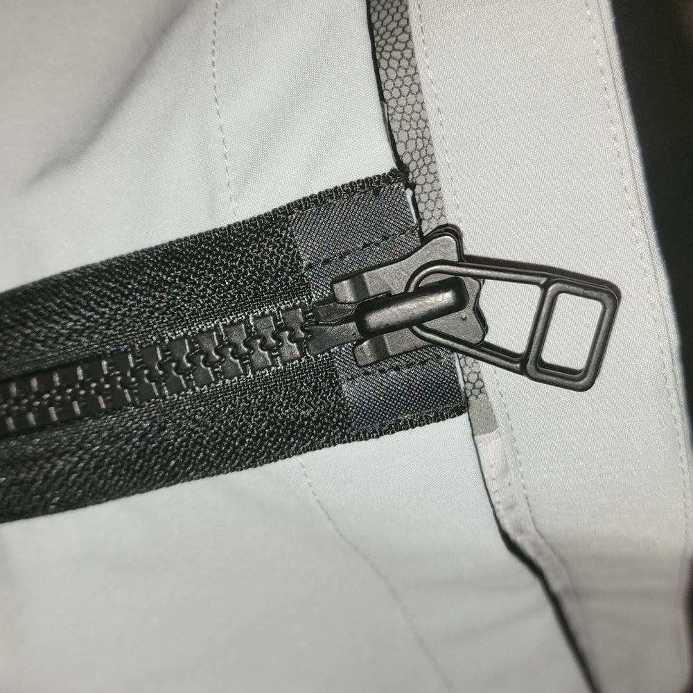 On Running Explorer Jacket - Picture 9 of 10
